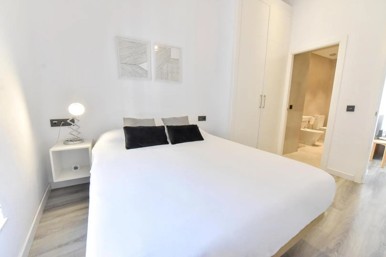New! Penthouse With 2 Private Terraces Lägenhet Sevilla 0*,  Spanien
